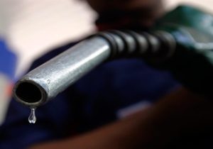 تحلیل وضعیت کنونی بازار نفت خام و تأثیرات آن بر اقتصاد جهانی